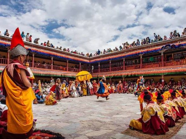 Ladakh_Exploring_Festival_Landscape_image
